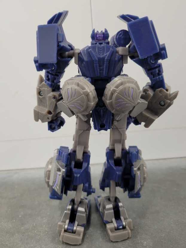 Soundwave Cybertronian Robot Mode - Hasbro (Generations War For Cybertron) action figure collectible - Main Image 4