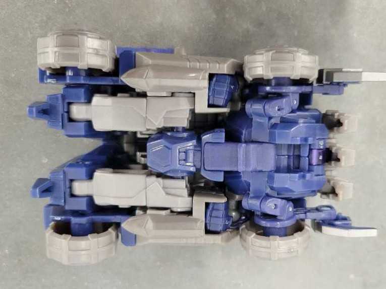Soundwave Cybertronian Vehicle Mode - Hasbro (Generations War For Cybertron) action figure collectible - Main Image 4