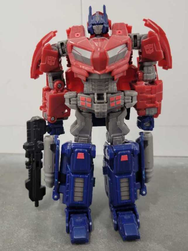 Optimus Prime Cybertronian 2nd Robot Mode - Hasbro (Generations War For Cybertron) action figure collectible - Main Image 2