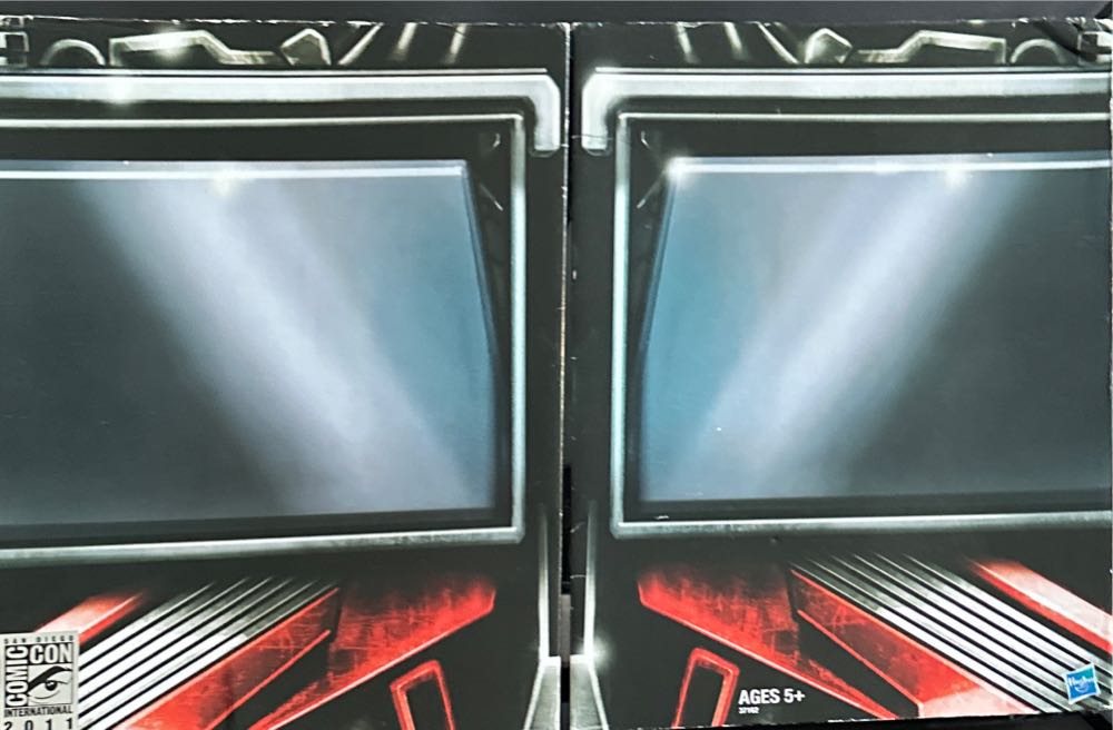 Transformers Prime 1st Edition - 2011 ComicCon  action figure collectible [Barcode 343569664161] - Main Image 2