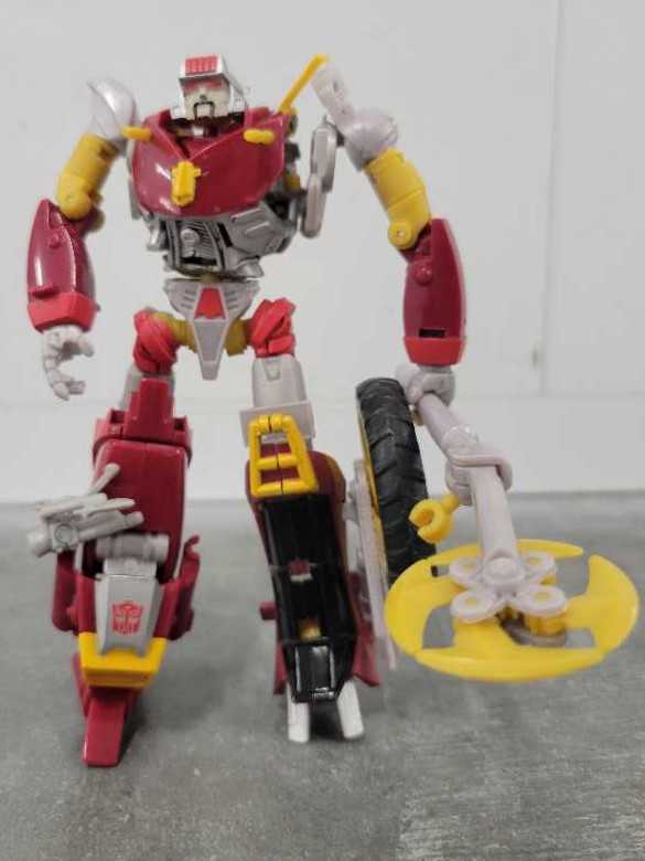 Junkheap 3rd Robot Mode - Hasbro (Generations) action figure collectible - Main Image 2