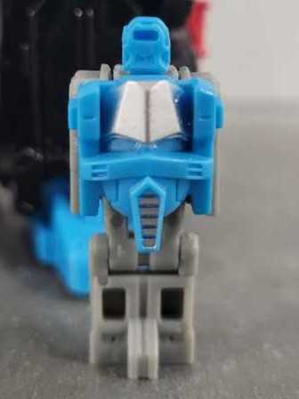Refractor With G2 Laser Optimus Prime Chaos On Velocitron Toys"R"Us  - Hasbro (Titans Return) action figure collectible - Main Image 3