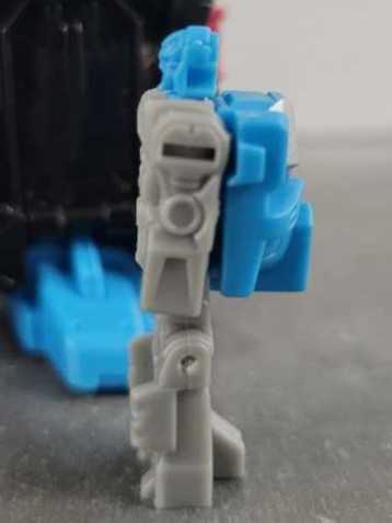 Refractor With G2 Laser Optimus Prime Chaos On Velocitron Toys"R"Us  - Hasbro (Titans Return) action figure collectible - Main Image 4