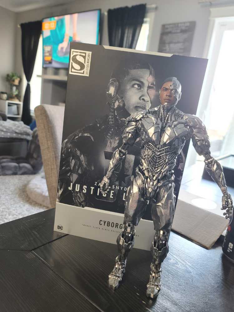 Hot Toys Tms 057 Sixth Scale Cyborg Special Edition - Hot Toys (Comic Book) action figure collectible - Main Image 2