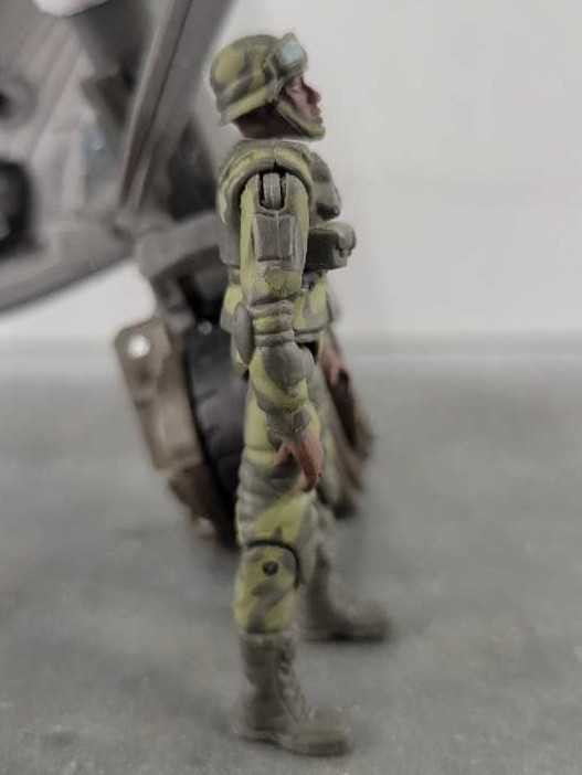 Epps, Tech Sergeant With Sideswipe Robot Mode - Hasbro (Human Alliance) action figure collectible - Main Image 2