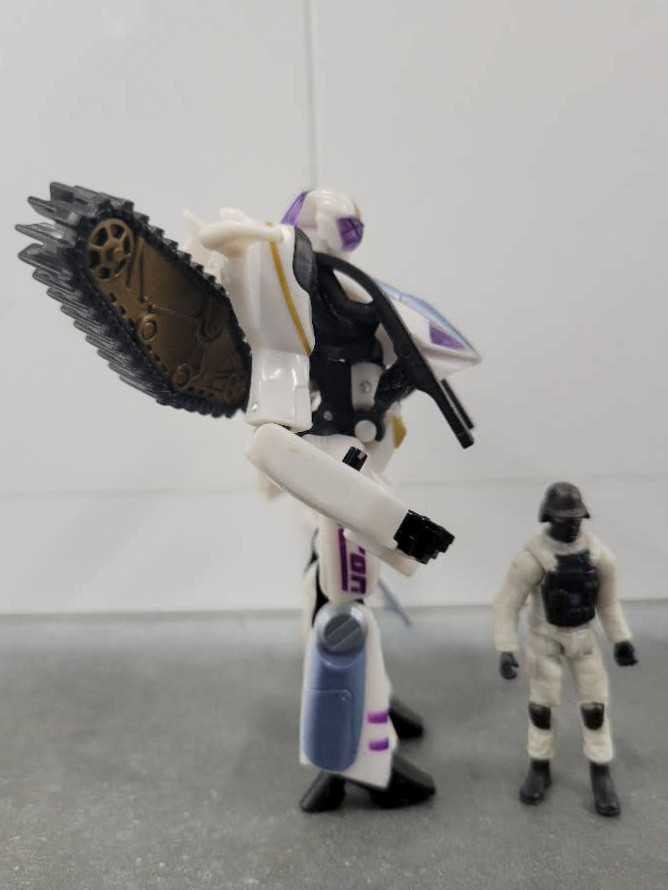 Icepick With Sergeant Chaos Missing Blasters - Hasbro (Human Alliance) action figure collectible - Main Image 3