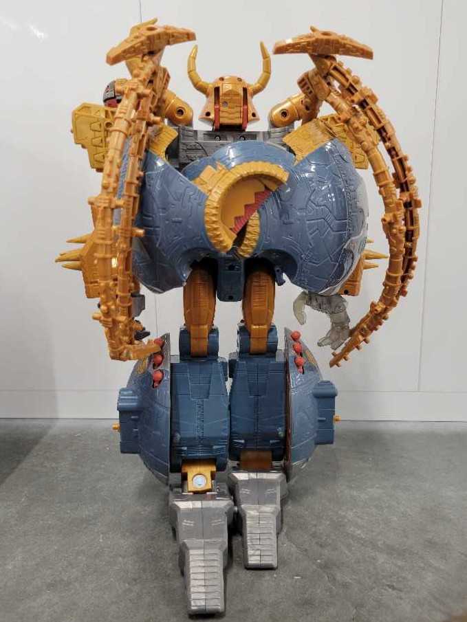 Unicron With Kranix - Hasbro (Generations) action figure collectible - Main Image 4