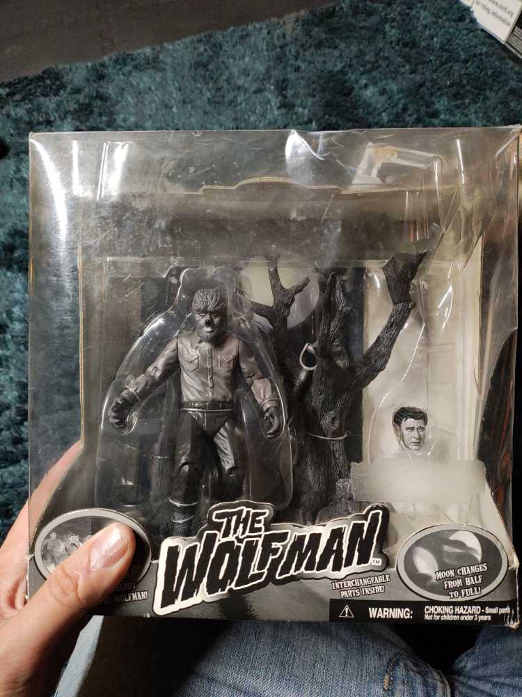 Jakks Pacific The Wolfman Black And Gray  action figure collectible [Barcode 039897410289] - Main Image 2