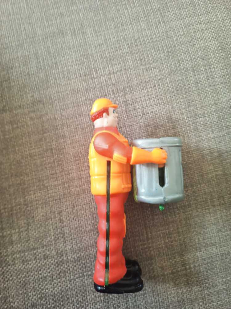 Real Ghostbusters Garbage Can Ghost  action figure collectible - Main Image 3