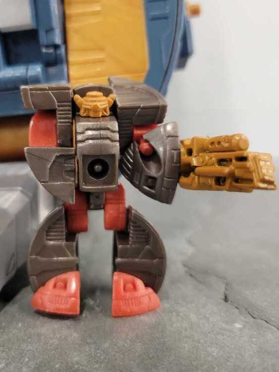 Kranix Dead End With Unicron - Hasbro (Generations) action figure collectible - Main Image 1