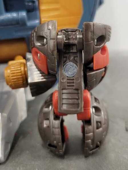 Kranix Dead End With Unicron - Hasbro (Generations) action figure collectible - Main Image 3