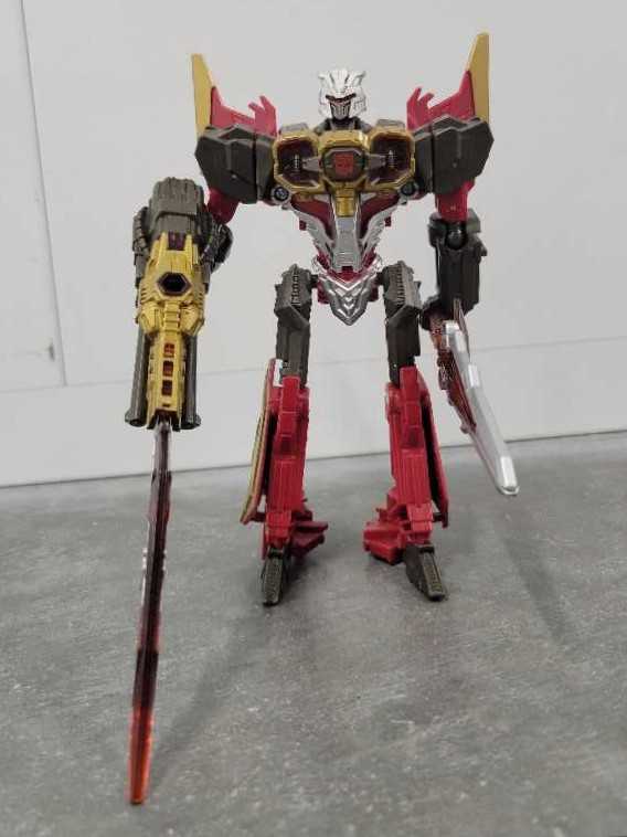 Air Raid Robot Mode - Hasbro (Generations War For Cybertron) action figure collectible - Main Image 2