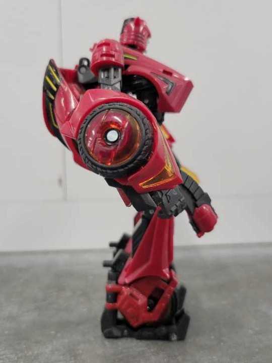 Cliffjumper Robot Mode - Hasbro (Generations War For Cybertron) action figure collectible - Main Image 3
