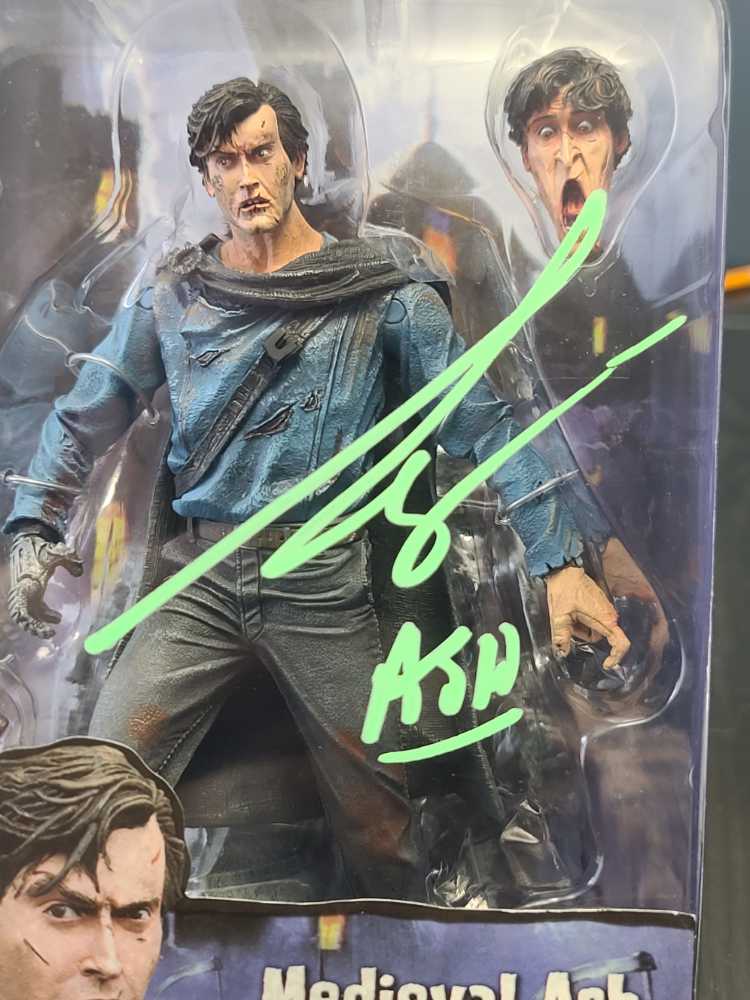 Neca Cult Classics Army Of Darkness Medieval Ash Signed - Neca (Horror) action figure collectible - Main Image 2