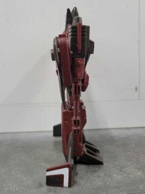 Thrust Robot Mode - Hasbro (Generations) action figure collectible - Main Image 3