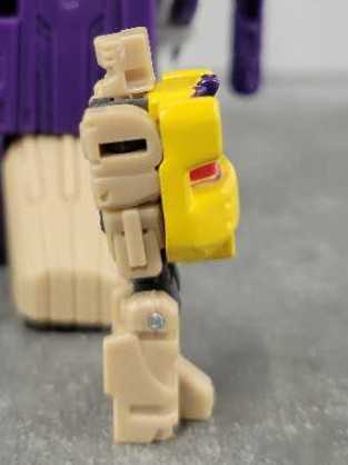 Hazard With Blitzwing Robot Mode - Hasbro (Titans Return) action figure collectible - Main Image 4