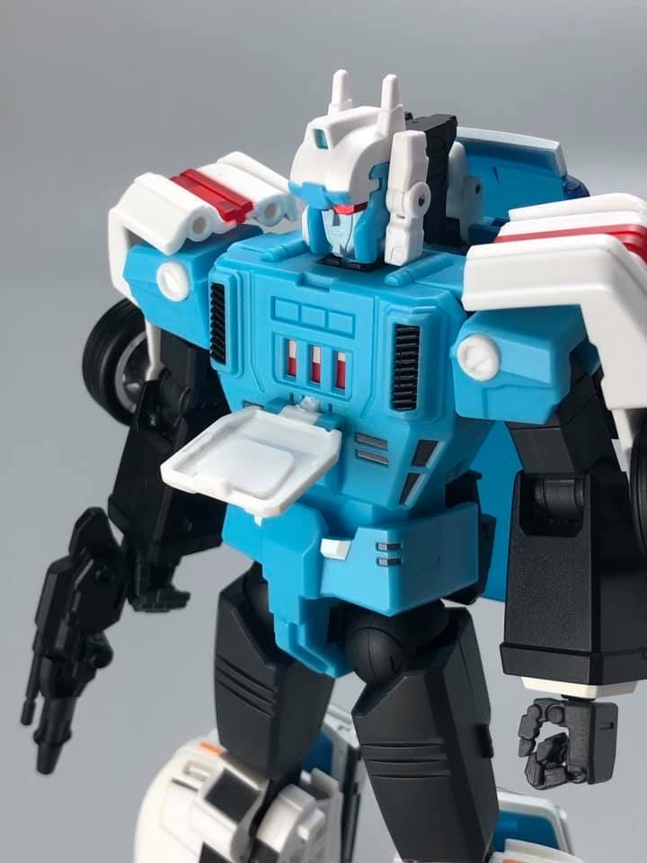 Shūta Gō (MB-13 Ace Hitter) - Fans Hobby (3rd Party Transformers Masterpiece) action figure collectible [Barcode 4897031554833] - Main Image 2
