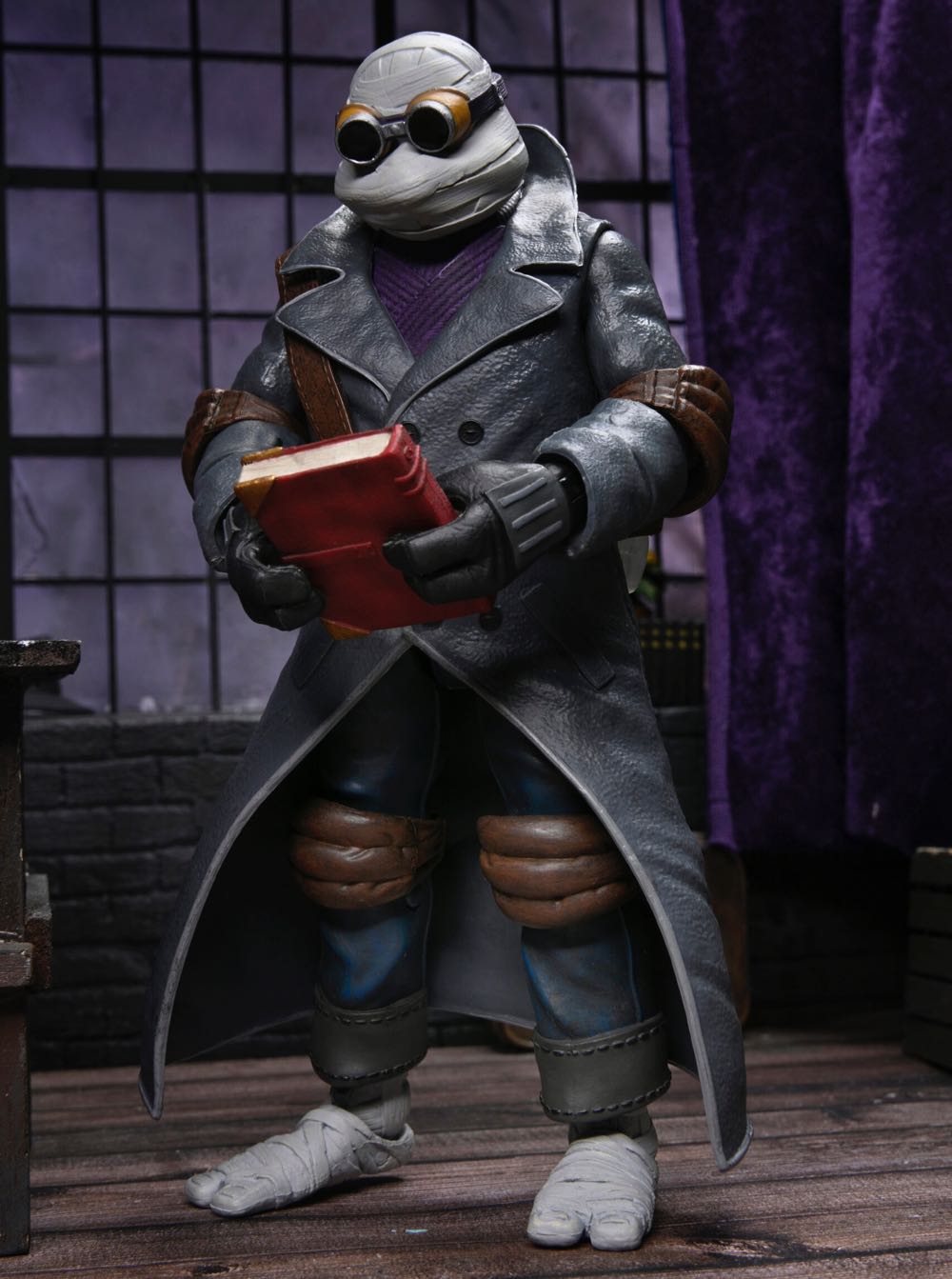 TMNT: Donatello As The Invisible Man - Neca (Universal Monsters) action figure collectible - Main Image 2