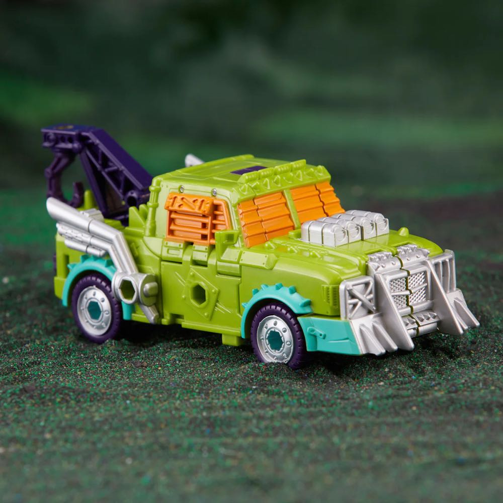 Legacy Evolution Deluxe Class Robots In Disguise 2000 Universe Tow-Line - Hasbro (Transformers) action figure collectible - Main Image 3