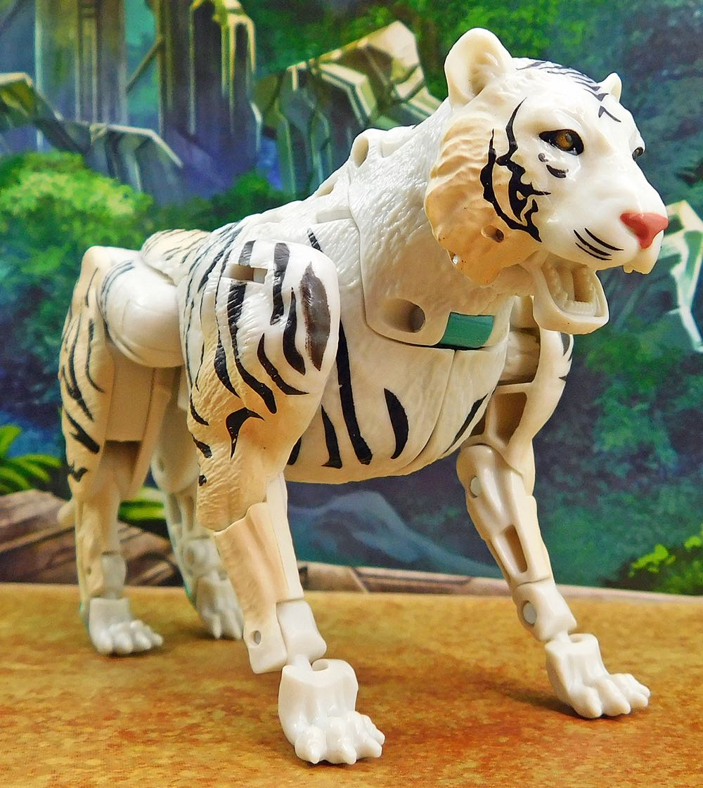 Kingdom Voyager Class Tigatron - Hasbro (Transformers) action figure collectible - Main Image 2