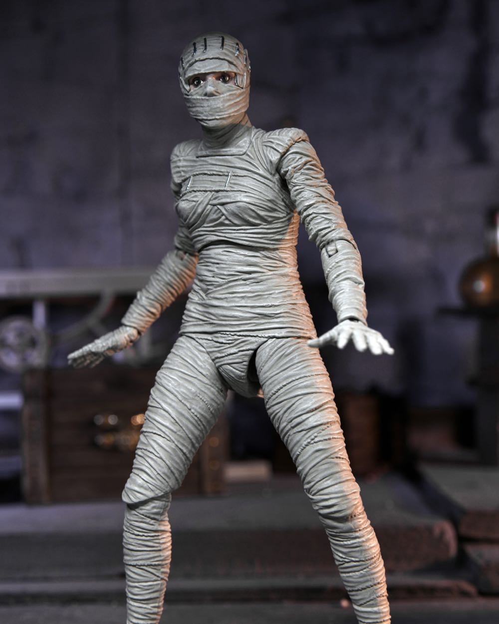 Neca: The Bride - Neca (Universal Monsters) action figure collectible - Main Image 3