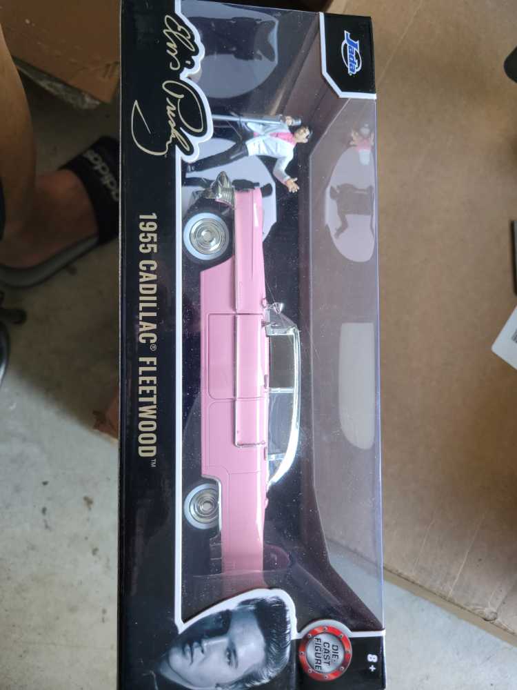 Jada Toys Cadillac Fleetwood W Elvis Figure Pink  action figure collectible [Barcode 801310310076] - Main Image 2