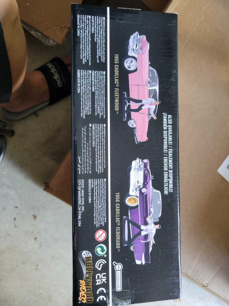 Jada Toys Cadillac Fleetwood W Elvis Figure Pink  action figure collectible [Barcode 801310310076] - Main Image 3