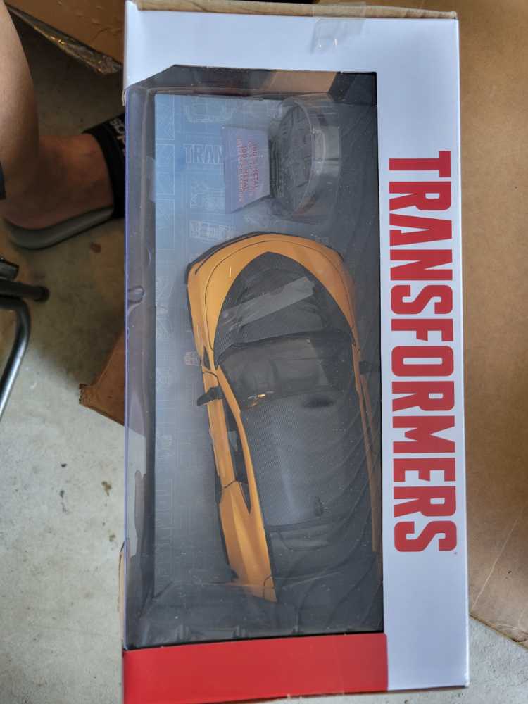 Jada Transformers 2016 Bumblebee Chevrolet Camaro With Coin Chevy 1:24 1 24 New Hollywood Rides W Coin *bumblebee* Scale - JADA TOYS, Inc. action figure collectible [Barcode 801310984048] - Main Image 4