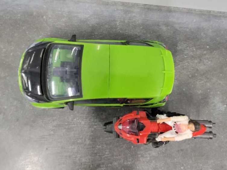 Skids With Arcee And Mikaela Vehicle Mode  - Hasbro (Human Alliance) action figure collectible - Main Image 2