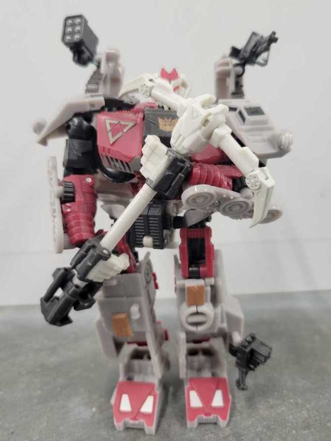 Skullgrin Robot Mode - Hasbro (Generations) action figure collectible - Main Image 2