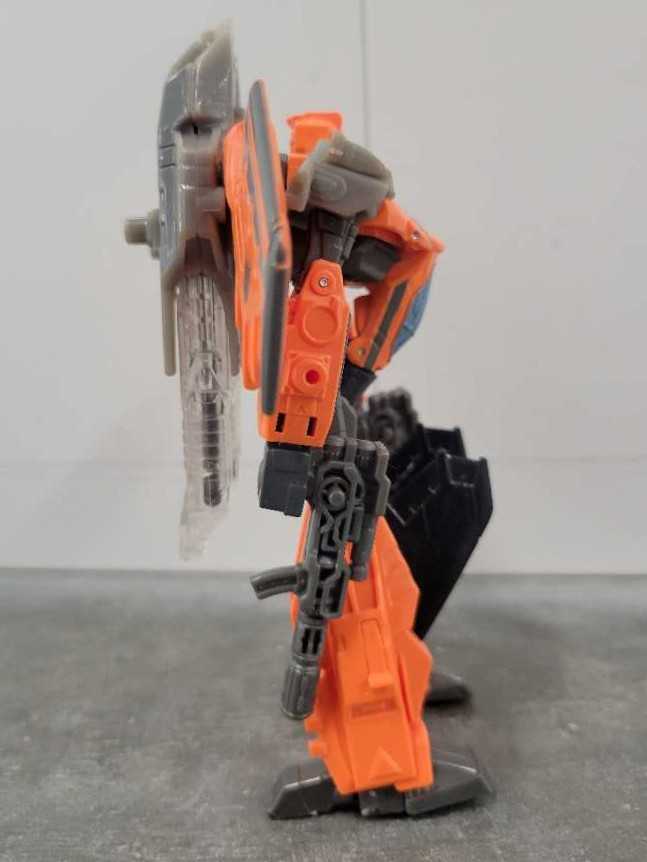Jhiaxus Robot Mode - Hasbro (Generations) action figure collectible - Main Image 3