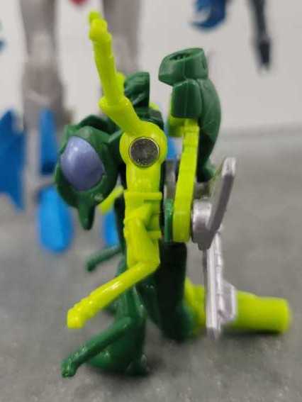 Waspinator With Starscream  - Hasbro (Generations) action figure collectible - Main Image 4