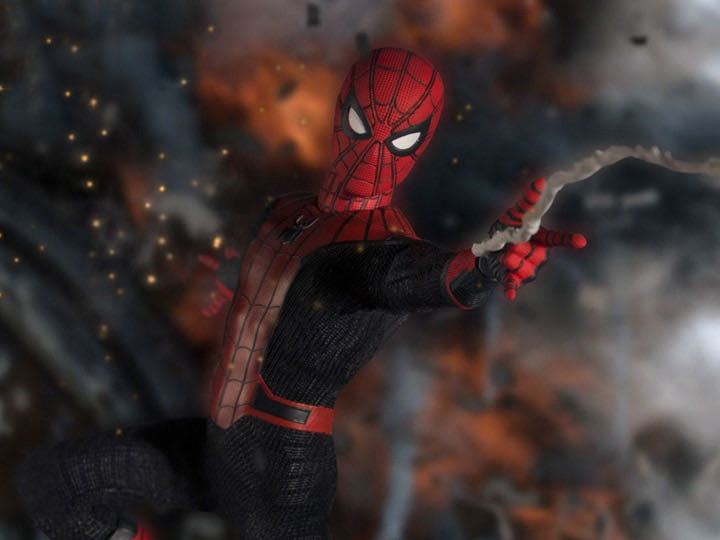 Spider-man Far from Home - Mezco ONE:12 (Spider-man Tom Holland) action figure collectible - Main Image 4