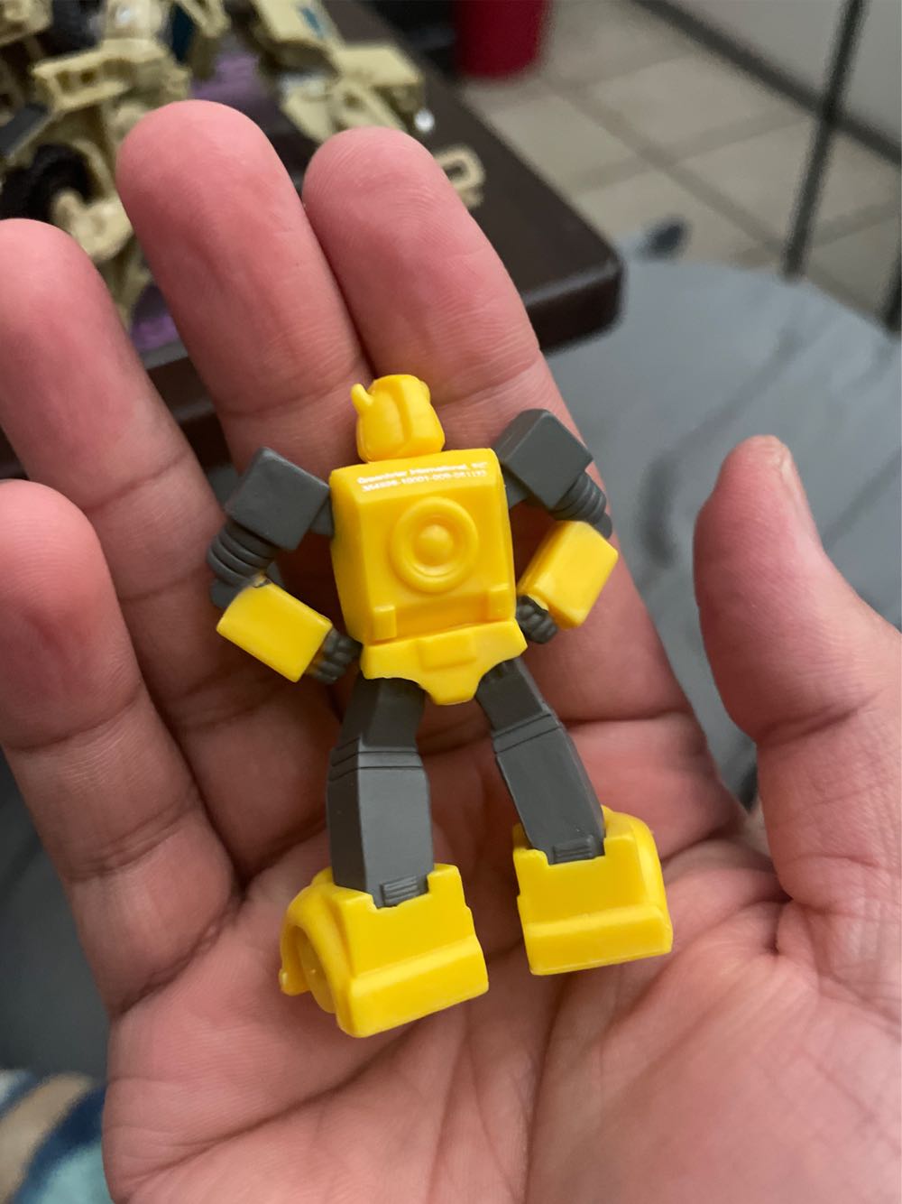 Bumblebee - Hasbro action figure collectible - Main Image 2