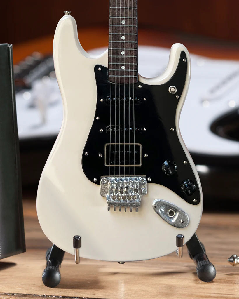 Alex Lifeson’s Hentor Sportscaster - Axe Heaven (1:4 Guitars) action figure collectible - Main Image 2