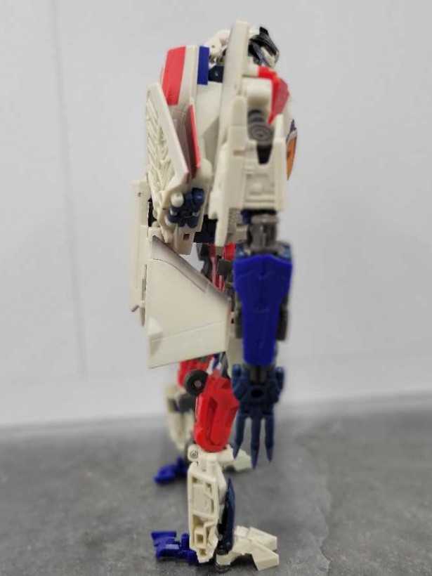 Starscream Missing Claw - Hasbro (Generations GDO) action figure collectible - Main Image 3