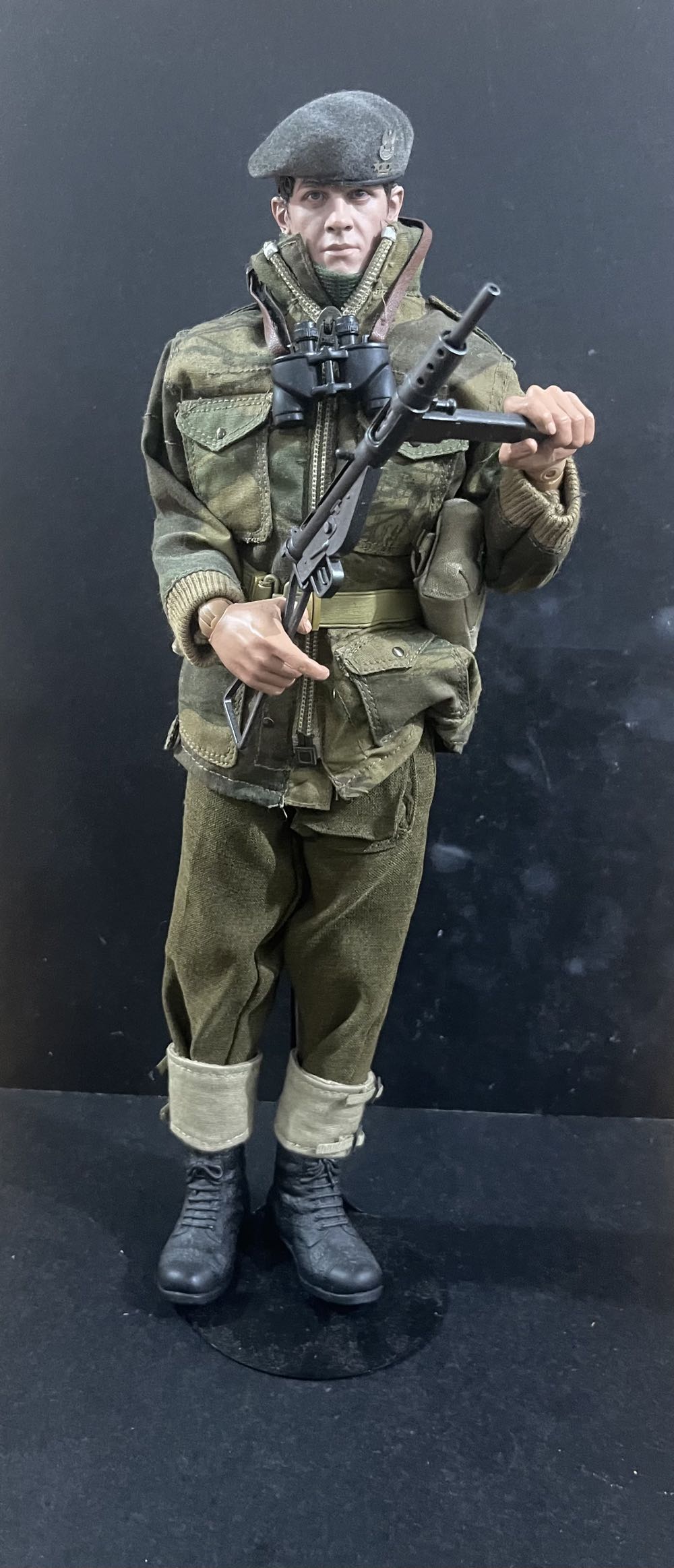 Custom DIY - World War II Nortfork England Colonel Polish Brigade - Dragon Models Ltd. (The Eagles Have Landed) action figure collectible - Main Image 2