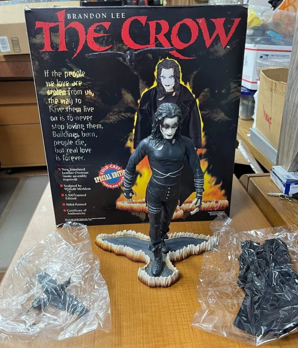The Crow  - Inteleg International (The Crow) action figure collectible - Main Image 3