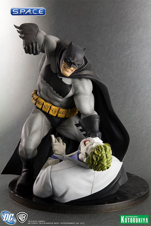 The Dark Knight Returns: Batman - Hunt The Dark Knight - Kotobukiya Artfx (The Dark Knight Returns) action figure collectible [Barcode 603259027530] - Main Image 4