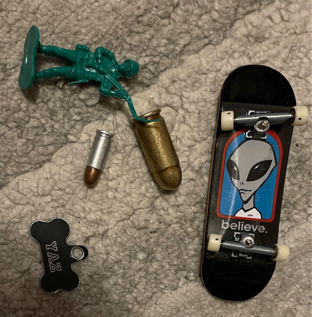 Army Man / Tech Deck / Yaz / Bullets   action figure collectible - Main Image 2
