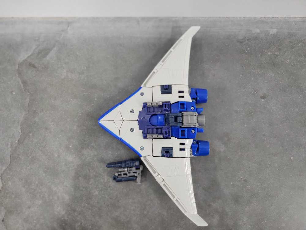 Scourge Vehicle Mode  - Hasbro (Generations) action figure collectible - Main Image 4