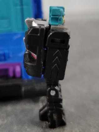 Dreadnaut Gia With Overlord - Hasbro (Titans Return) action figure collectible - Main Image 2