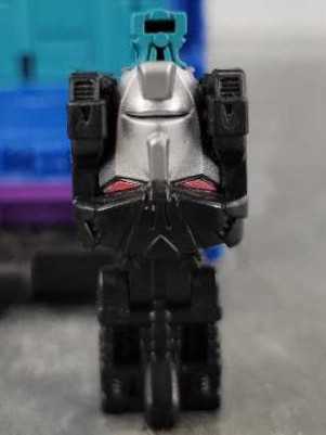 Dreadnaut Gia With Overlord - Hasbro (Titans Return) action figure collectible - Main Image 3