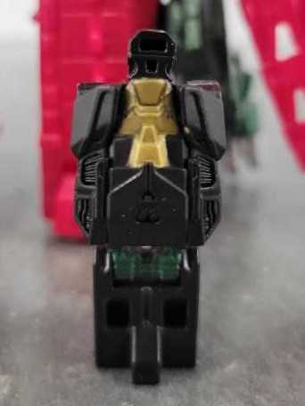 Grax With Skullsmasher Skullcruncher Robot Mode - Hasbro (Titans Return) action figure collectible - Main Image 3