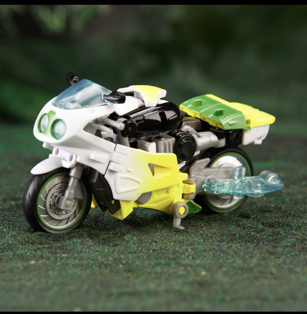 G2 Universe LaserCycle - Hasbro (Transformers Legacy) action figure collectible [Barcode 5010996136244] - Main Image 3