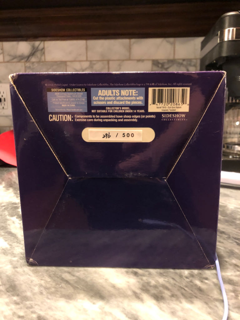 Evil Grin Rabbit - Sideshow Collectibles (Insanely Twisted Rabbits) action figure collectible [Barcode 747720208650] - Main Image 2