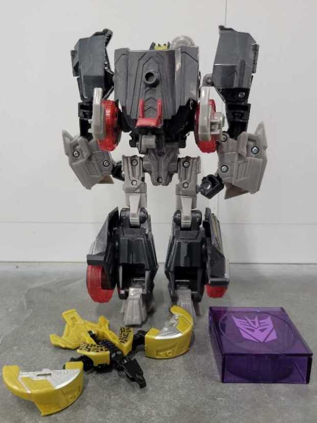 Soundblaster With Buzzsaw Robot Mode - Hasbro (Generations War For Cybertron) action figure collectible - Main Image 4