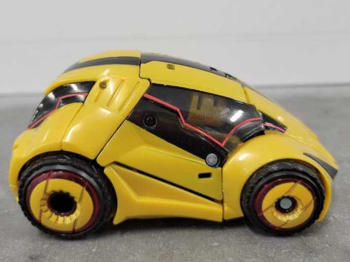 Bumblebee Cybertronian 4th Vehicle Mode  - Hasbro (Generations War For Cybertron) action figure collectible - Main Image 3