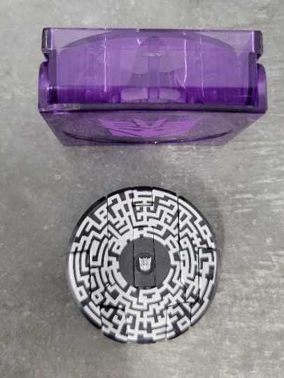 Linus Van Pelt Poseable Holiday Figure