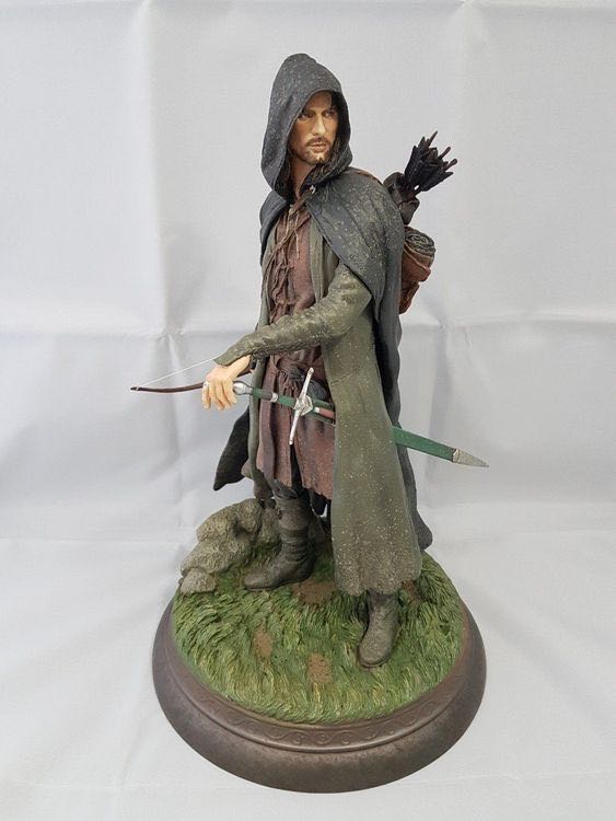 Aragorn As Strider Statue - Sideshow (Lord Of The Rings) action figure collectible [Barcode 747720214132] - Main Image 2